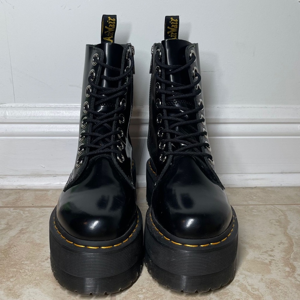 New Dr. Martens Womens booties with box